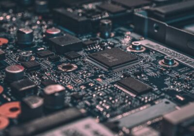 Essay schreiben lassen als Teil der digitalen Bildungswirtschaft