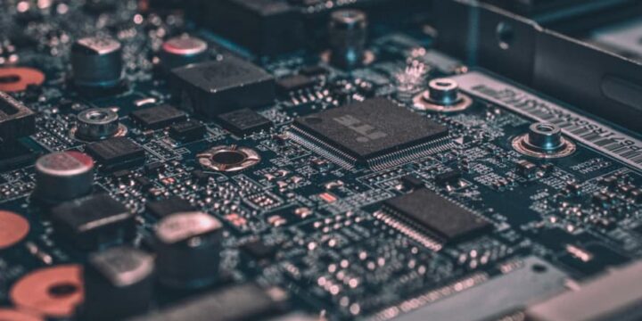 Essay schreiben lassen als Teil der digitalen Bildungswirtschaft